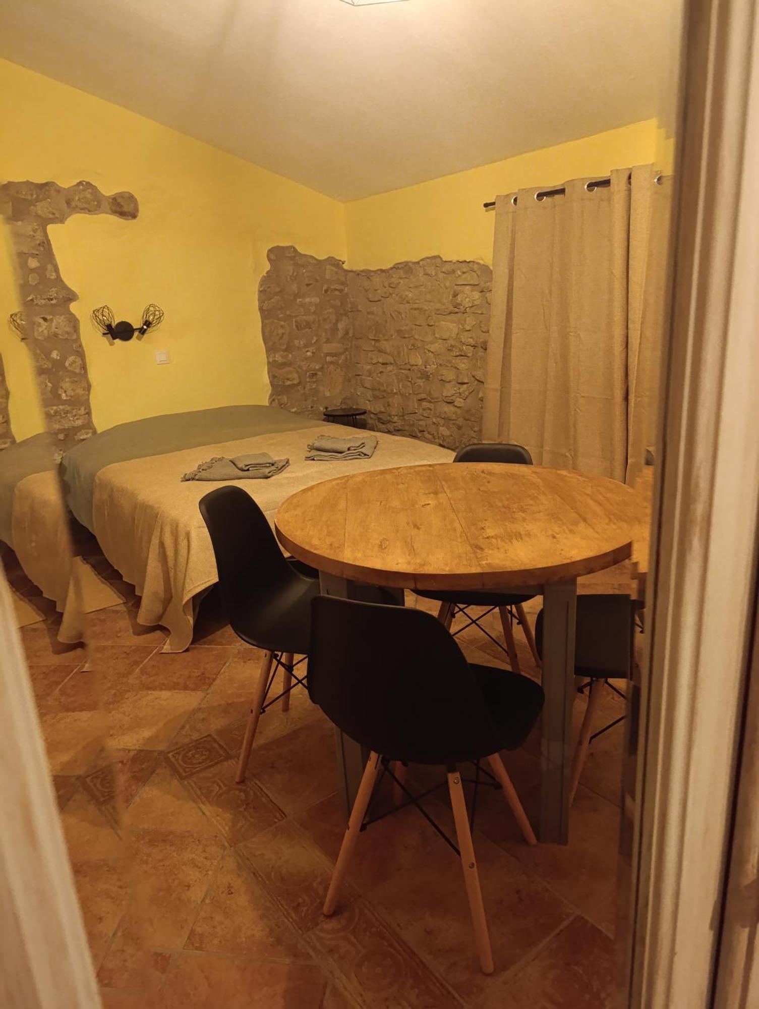 Bed and Breakfast Mas Pitre Besalú Exterior foto