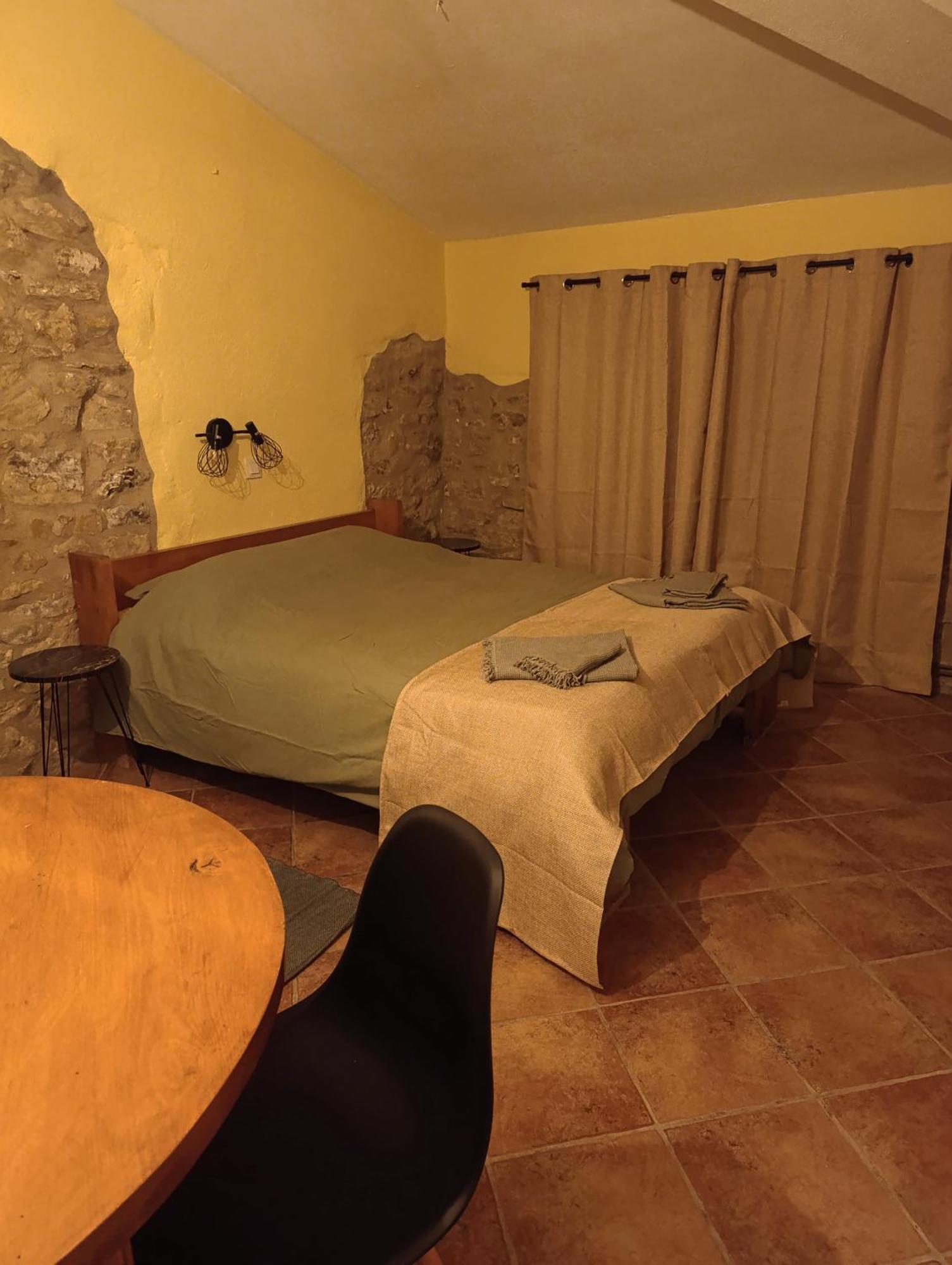Bed and Breakfast Mas Pitre Besalú Exterior foto