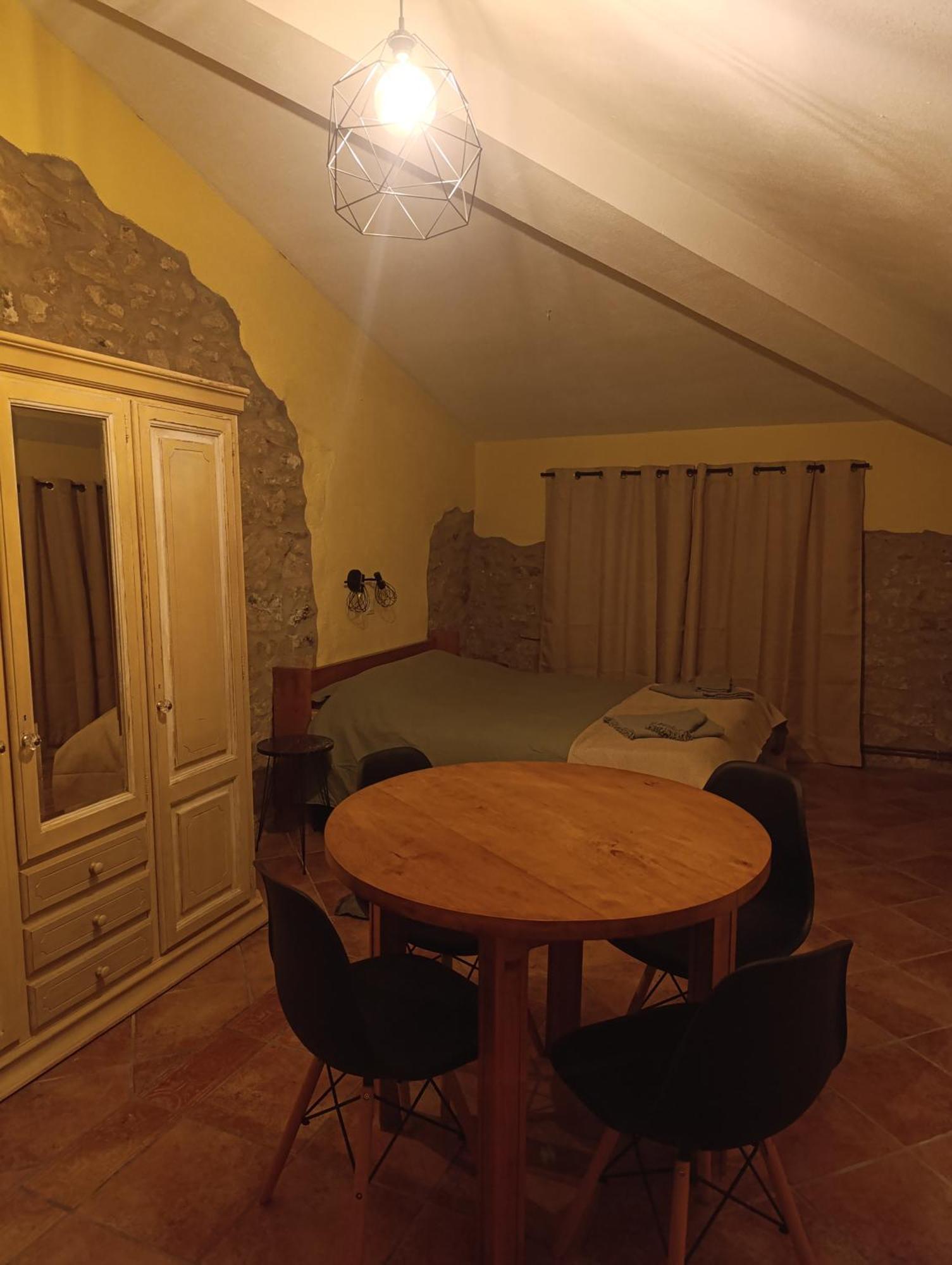 Bed and Breakfast Mas Pitre Besalú Exterior foto