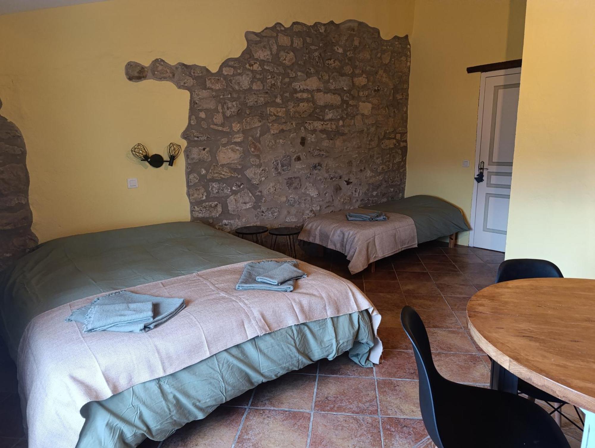 Bed and Breakfast Mas Pitre Besalú Exterior foto